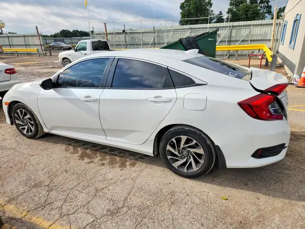 19XFC2F71JE039089 2018 HONDA CIVIC - Image 2