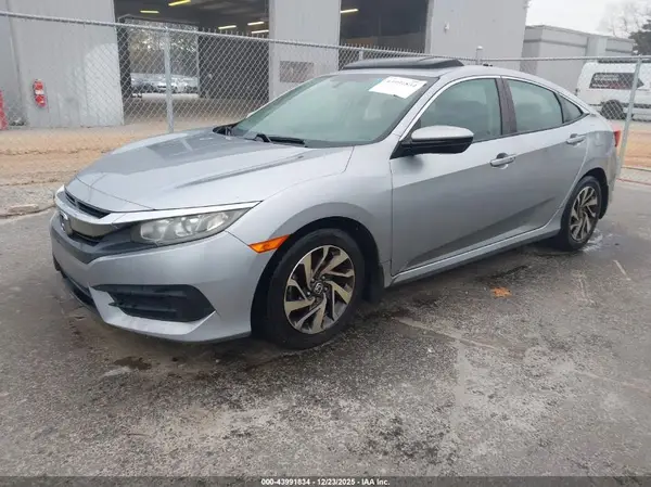 19XFC2F72JE000351 2018 HONDA CIVIC - Image 2