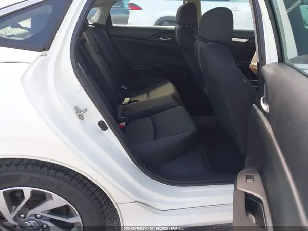 19XFC2F72JE010717 2018 HONDA CIVIC - Image 8