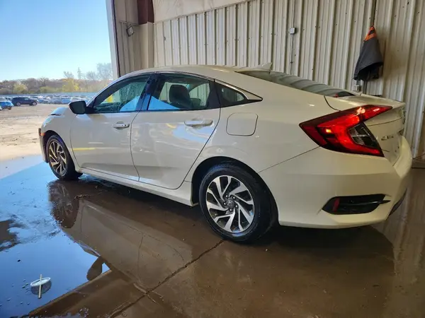 19XFC2F72JE012306 2018 HONDA CIVIC - Image 2