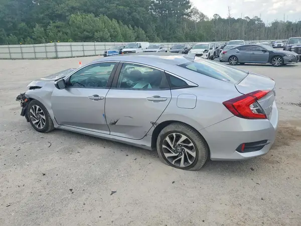 19XFC2F72JE013083 2018 HONDA CIVIC - Image 2