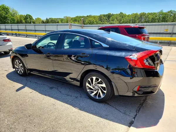 19XFC2F72JE017019 2018 HONDA CIVIC - Image 2