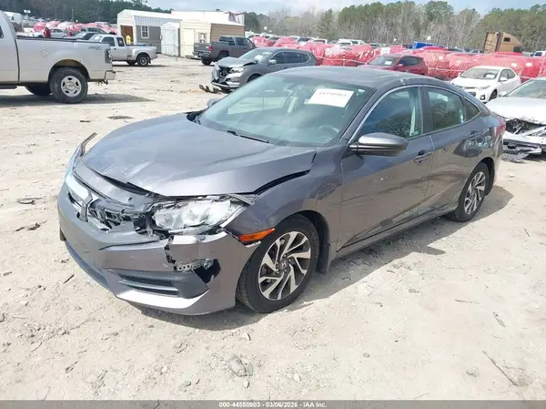 19XFC2F72JE017098 2018 HONDA CIVIC - Image 2