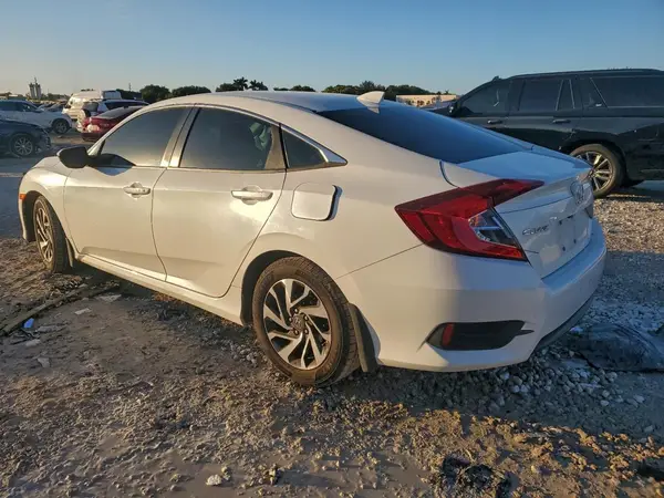 19XFC2F72JE018977 2018 HONDA CIVIC - Image 2