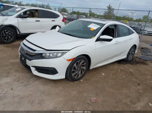 19XFC2F72JE030188 2018 HONDA CIVIC - Image 2