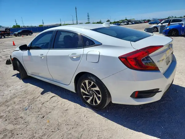 19XFC2F72JE038131 2018 HONDA CIVIC - Image 2