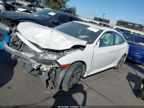 19XFC2F72JE207712 2018 HONDA CIVIC - Image 2