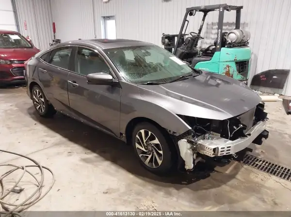 19XFC2F72JE208939 2018 HONDA CIVIC - Image 1