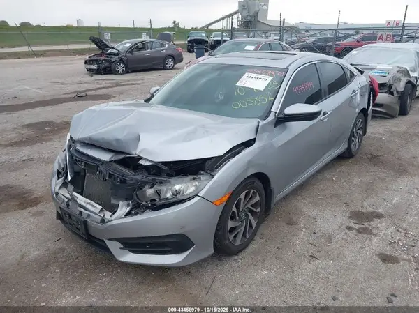 19XFC2F73HE003852 2017 HONDA CIVIC - Image 2