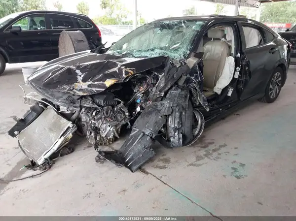 19XFC2F73HE013569 2017 HONDA CIVIC - Image 2