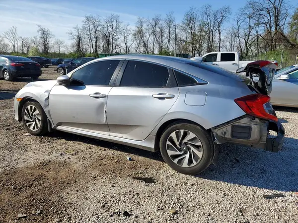 19XFC2F73JE011374 2018 HONDA CIVIC - Image 2
