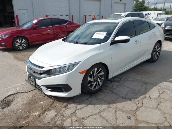 19XFC2F73JE012315 2018 HONDA CIVIC - Image 2