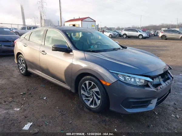 19XFC2F73JE015442 2018 HONDA CIVIC - Image 1