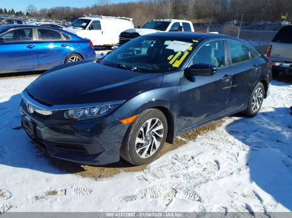 19XFC2F73JE015747 2018 HONDA CIVIC - Image 2