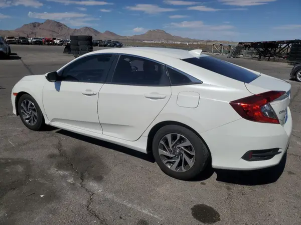 19XFC2F73JE019958 2018 HONDA CIVIC - Image 2
