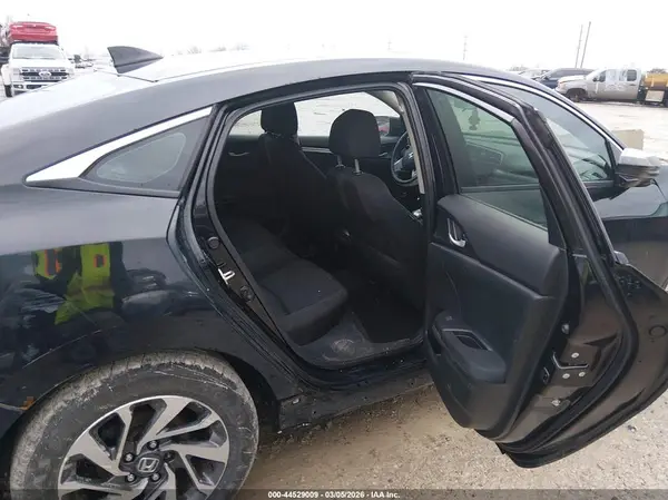 19XFC2F73JE020169 2018 HONDA CIVIC - Image 8