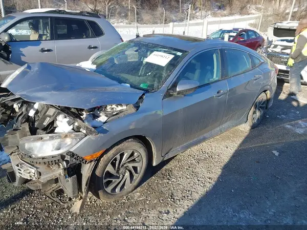19XFC2F73JE020916 2018 HONDA CIVIC - Image 2