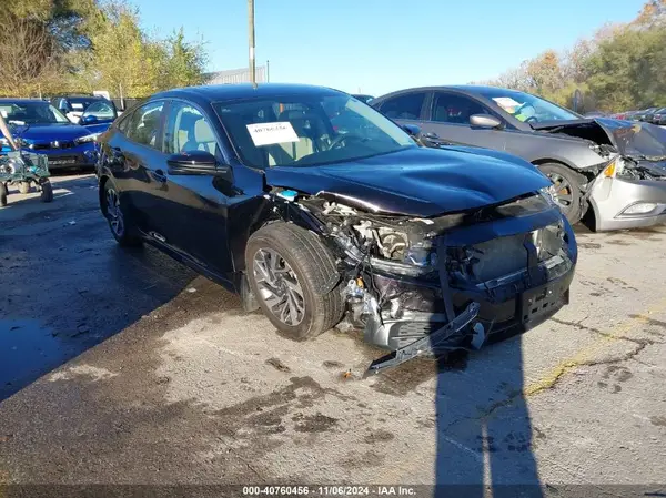 19XFC2F73JE028868 2018 HONDA CIVIC - Image 1