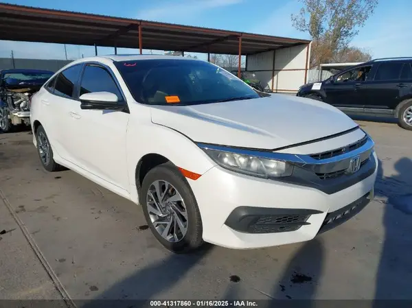 19XFC2F73JE031026 2018 HONDA CIVIC - Image 1