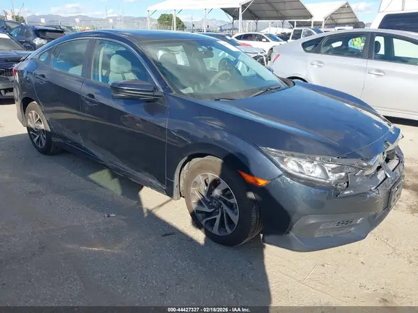 19XFC2F73JE031673 2018 HONDA CIVIC - Image 1