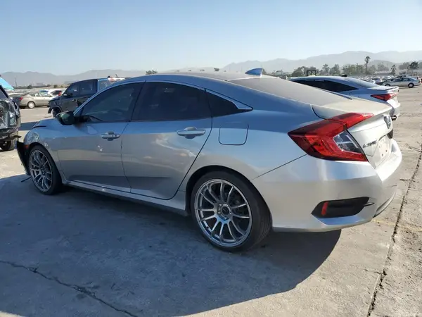 19XFC2F73JE204558 2018 HONDA CIVIC - Image 2