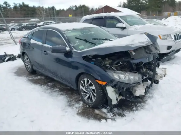 19XFC2F73JE205645 2018 HONDA CIVIC - Image 1