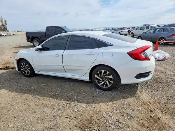 19XFC2F73JE206438 2018 HONDA CIVIC - Image 2