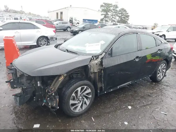 19XFC2F74JE001355 2018 HONDA CIVIC - Image 2