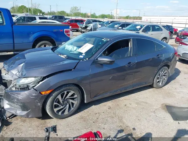 19XFC2F74JE003512 2018 HONDA CIVIC - Image 2