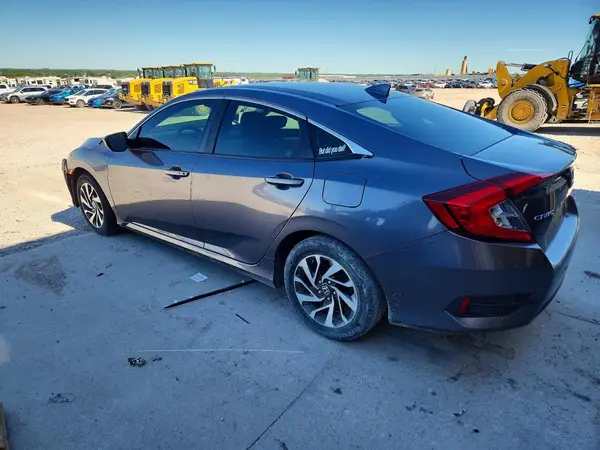 19XFC2F74JE006359 2018 HONDA CIVIC - Image 2
