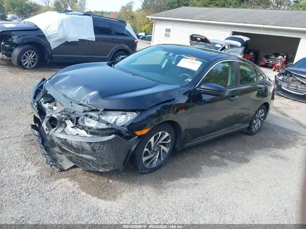 19XFC2F74JE007608 2018 HONDA CIVIC - Image 2