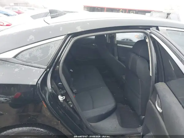19XFC2F74JE012453 2018 HONDA CIVIC - Image 8