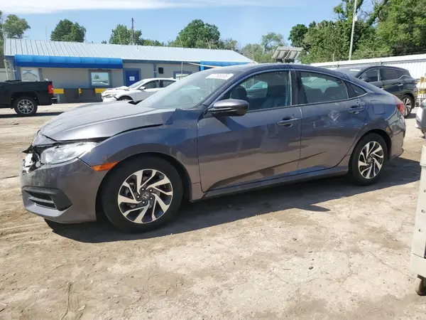 19XFC2F74JE013652 2018 HONDA CIVIC - Image 1