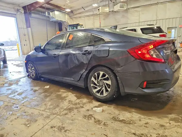 19XFC2F74JE013666 2018 HONDA CIVIC - Image 2