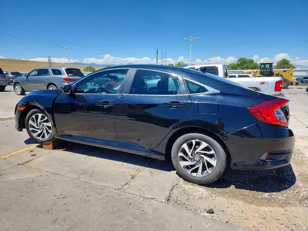 19XFC2F74JE014168 2018 HONDA CIVIC - Image 2