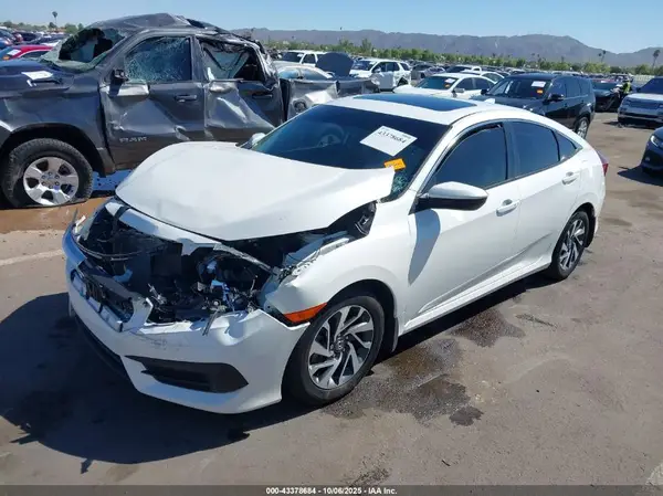 19XFC2F74JE014493 2018 HONDA CIVIC - Image 2