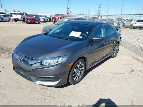 19XFC2F74JE014512 2018 HONDA CIVIC - Image 2