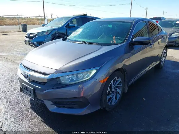 19XFC2F74JE017085 2018 HONDA CIVIC - Image 2