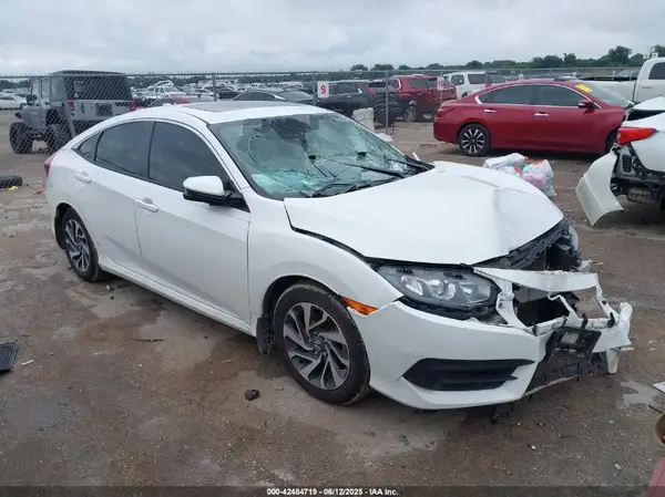19XFC2F74JE021119 2018 HONDA CIVIC - Image 1