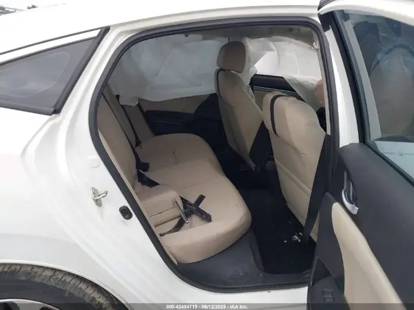 19XFC2F74JE021119 2018 HONDA CIVIC - Image 8
