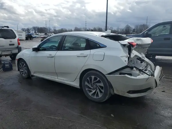19XFC2F74JE023954 2018 HONDA CIVIC - Image 2