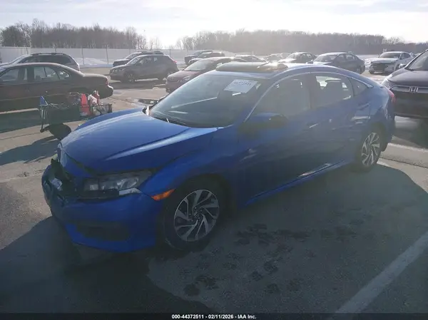 19XFC2F74JE025185 2018 HONDA CIVIC - Image 2