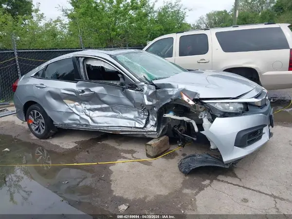 19XFC2F74JE027387 2018 HONDA CIVIC - Image 1