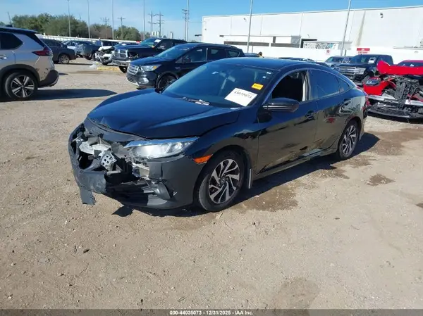 19XFC2F74JE032007 2018 HONDA CIVIC - Image 2