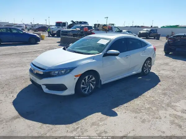 19XFC2F74JE039121 2018 HONDA CIVIC - Image 2