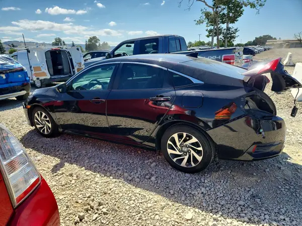 19XFC2F74JE201443 2018 HONDA CIVIC - Image 2