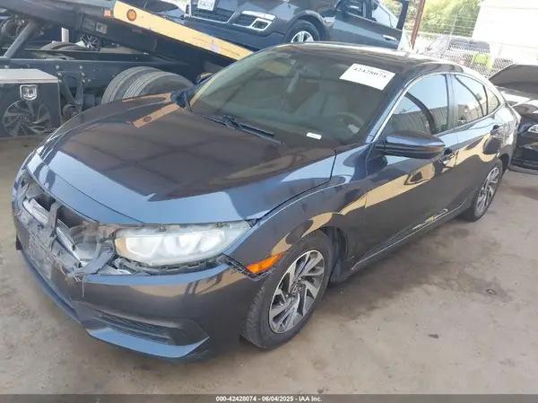 19XFC2F74JE201720 2018 HONDA CIVIC - Image 2