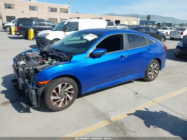 19XFC2F74JE202897 2018 HONDA CIVIC - Image 2