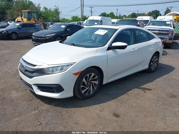 19XFC2F74JE207906 2018 HONDA CIVIC - Image 2