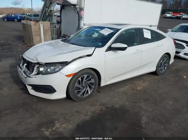 19XFC2F74JE208165 2018 HONDA CIVIC - Image 2